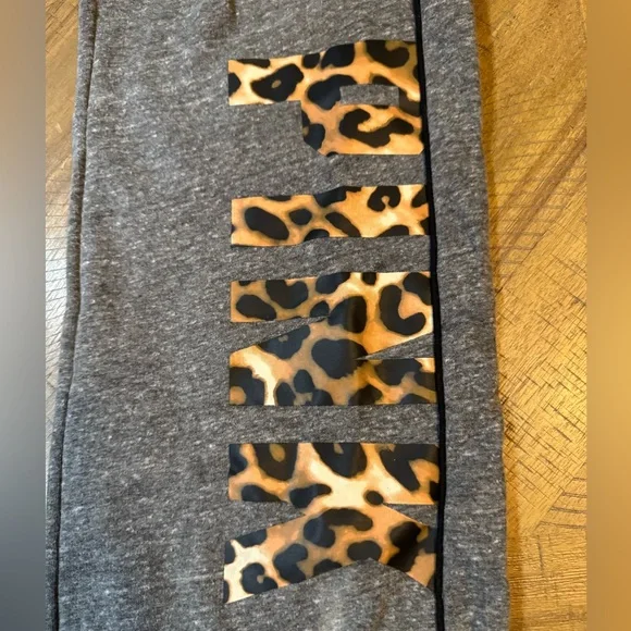 PINK VS Gray Sweatpants With Cheetah Branding and Zipper Pockets - Picture 4 of 9